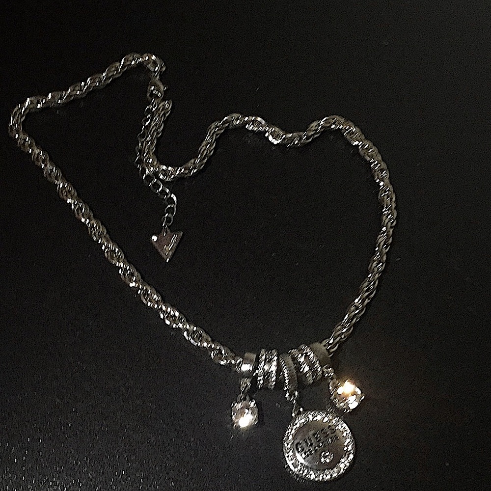 💎 💘 GUESS❕ Chain Charm Necklace 🌹
